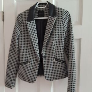 Dynamite Black and White Houndstooth Blazer